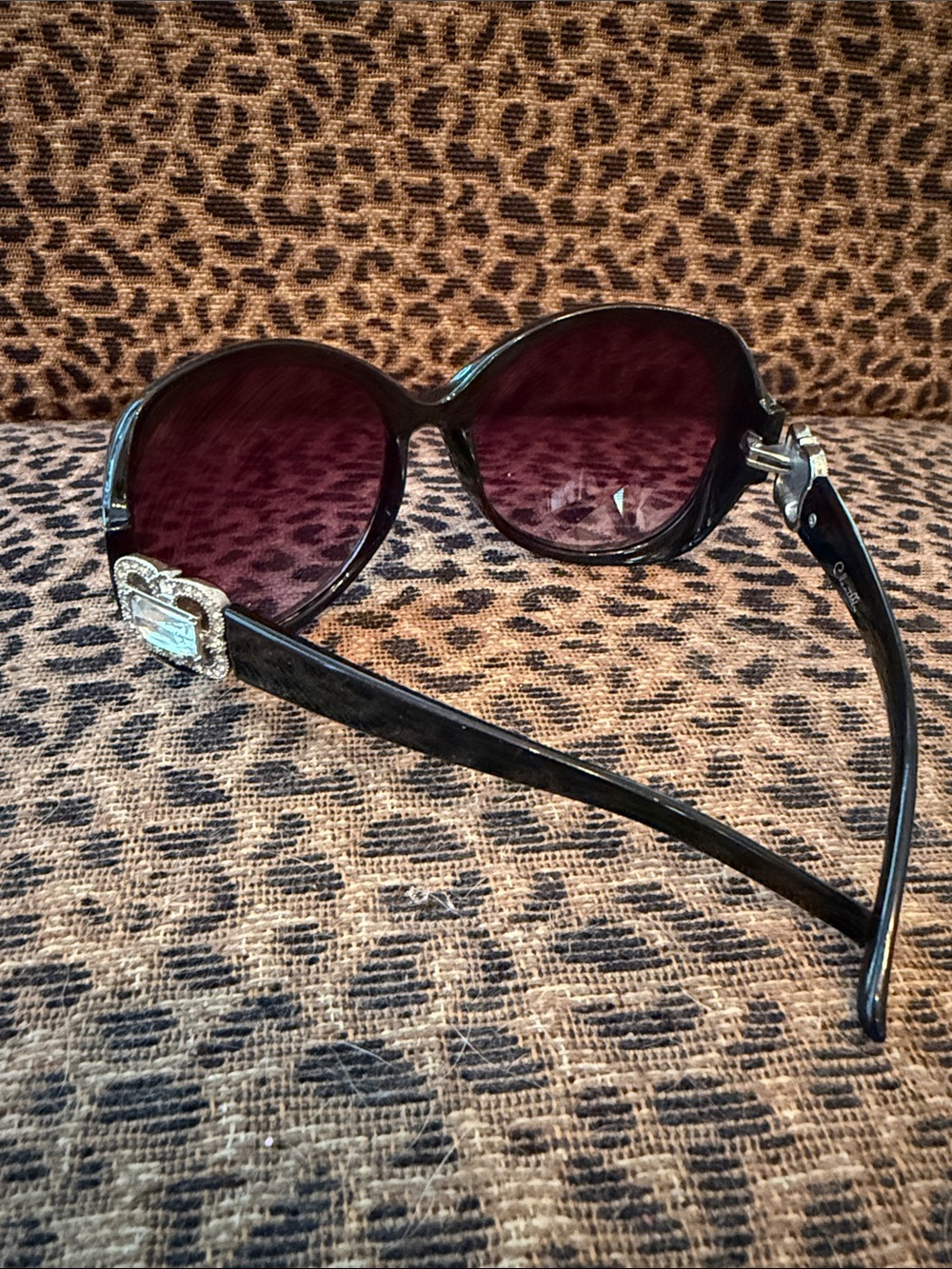 Designer-Style Black Sunglasses with Purple Gradient Lenses